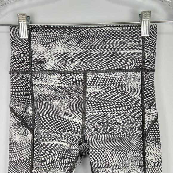 Lululemon Womens In Movement Crop Everlux 19 Swerve Vapor Metal Grey size 4 - Picture 5 of 13